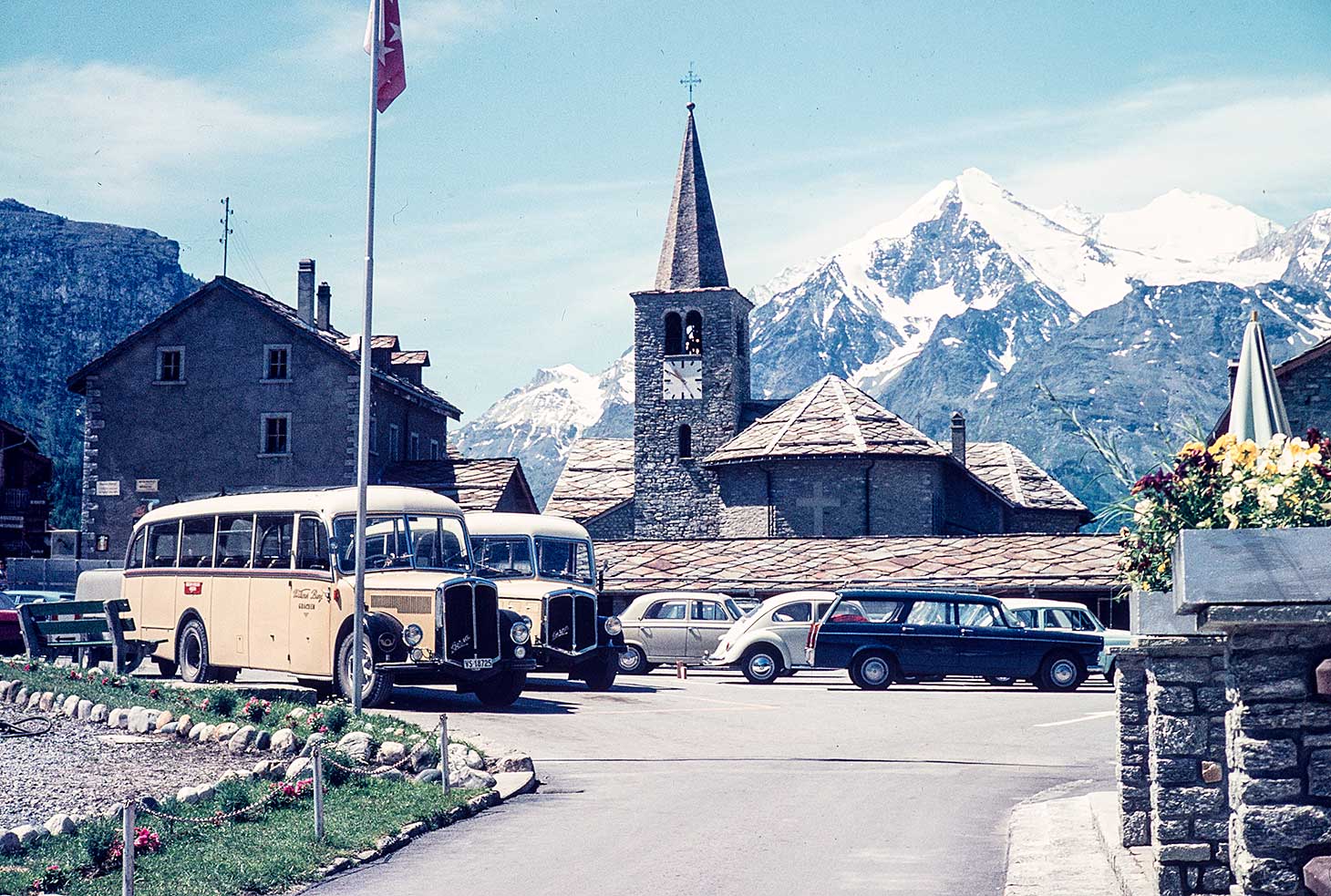 Dorfplatz von Grächen in den 60er Jahren